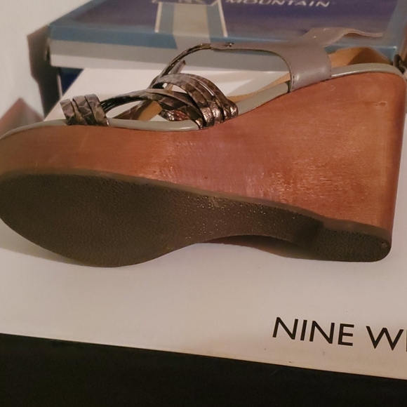 Sandals - Picture 3 of 5